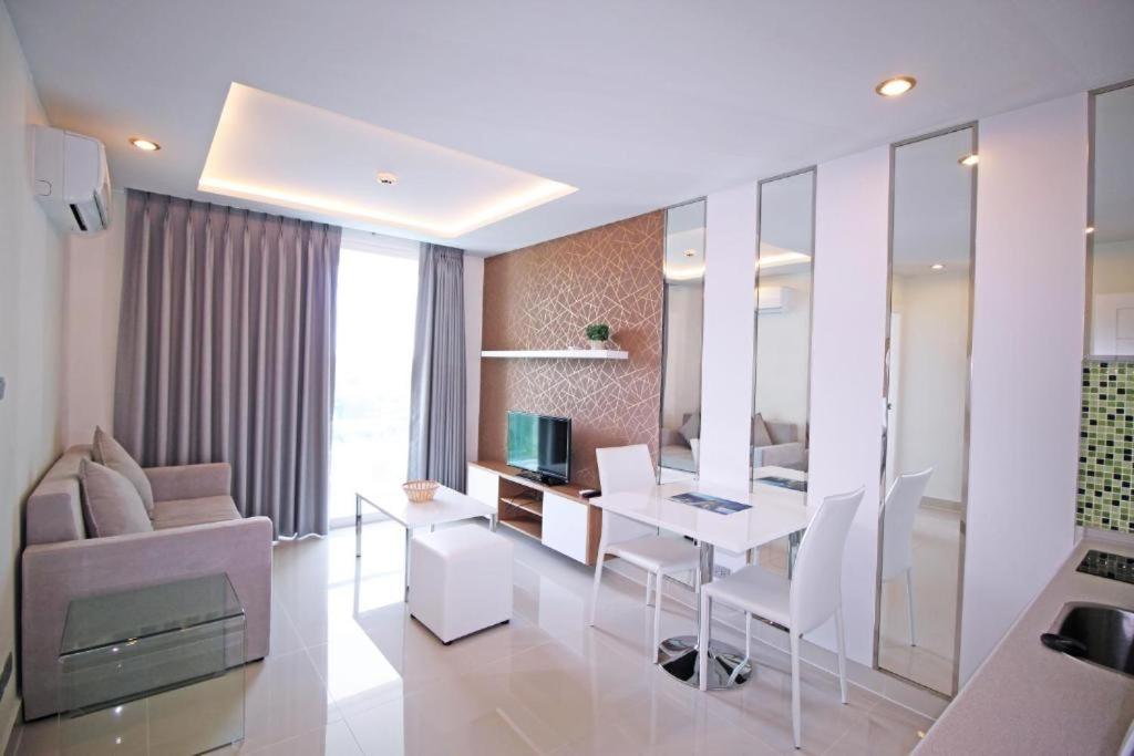 Amazon Residence By Pattaya Sunny Rentals Jomtien Beach Oda fotoğraf