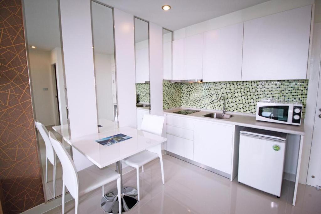 Amazon Residence By Pattaya Sunny Rentals Jomtien Beach Oda fotoğraf