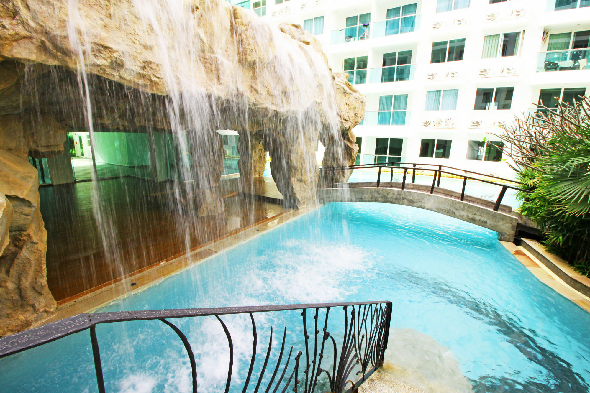 Amazon Residence By Pattaya Sunny Rentals Jomtien Beach Dış mekan fotoğraf