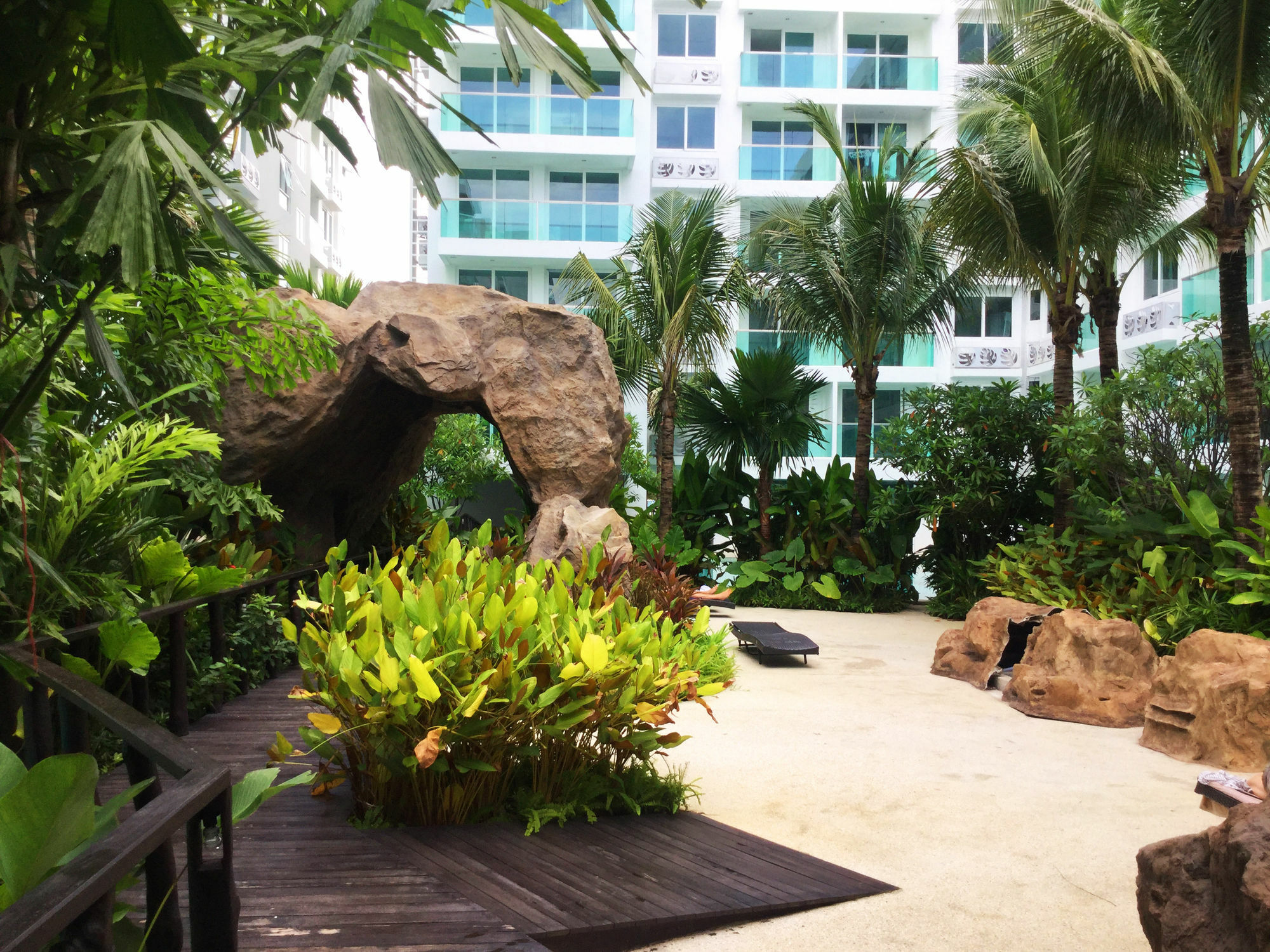 Amazon Residence By Pattaya Sunny Rentals Jomtien Beach Dış mekan fotoğraf